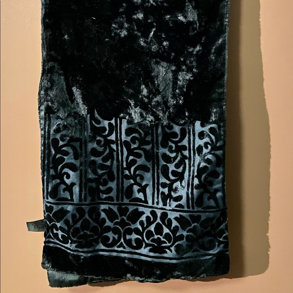 Writer Velvet Table Runner Vine and Leaf Design Sophistication